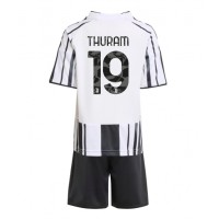 Stroje piłkarskie Juventus Khephren Thuram #19 Koszulka Podstawowej dla dzieci 2025-26 Krótki Rękaw (+ szorty)